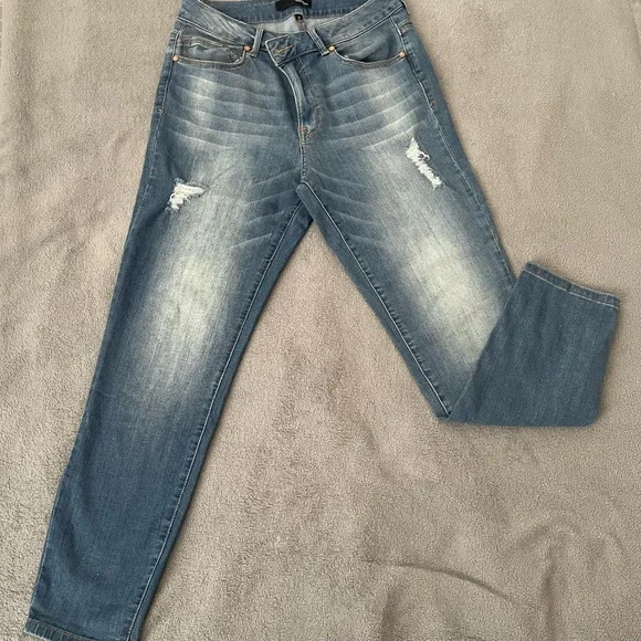1822 Denim Straight Leg Jeans in Distressed Blue - Picture 1 of 1